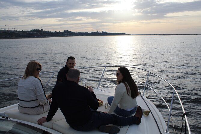 Porto: Private Yacht Cruise with Local Wines and Snacks - Practical Tips
