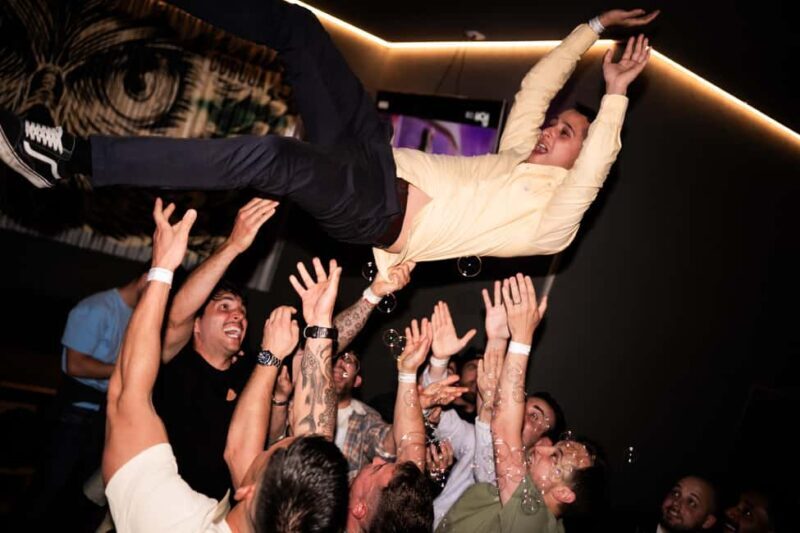 Porto: Pub Crawl with 7 drinks, Games, and VIP Club Entry - The Experience in Detail