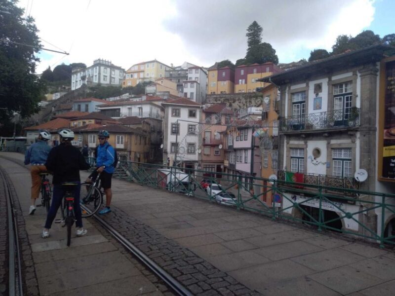 Porto: Riverside Panoramic E-Bike Tour - The Guides and Their Impact