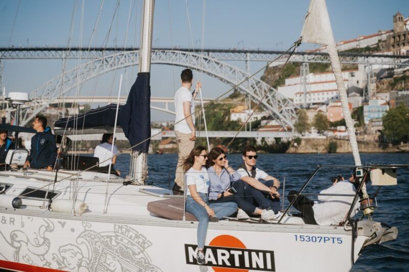 Porto: Romantic Sailboat Cruise - FAQs