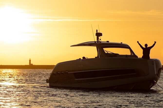 Porto Sunset Cruise on a Private Luxury Yacht in the Douro - An In-Depth Look at the Porto Sunset Luxury Yacht Cruise