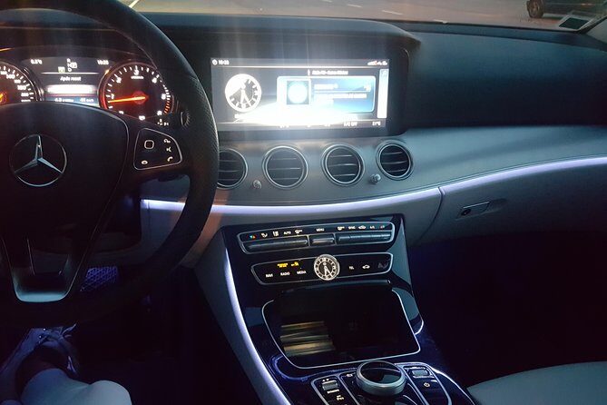 Porto to Douro Valley with Stops up to 4 Cities - The Transport: Comfort and Connectivity