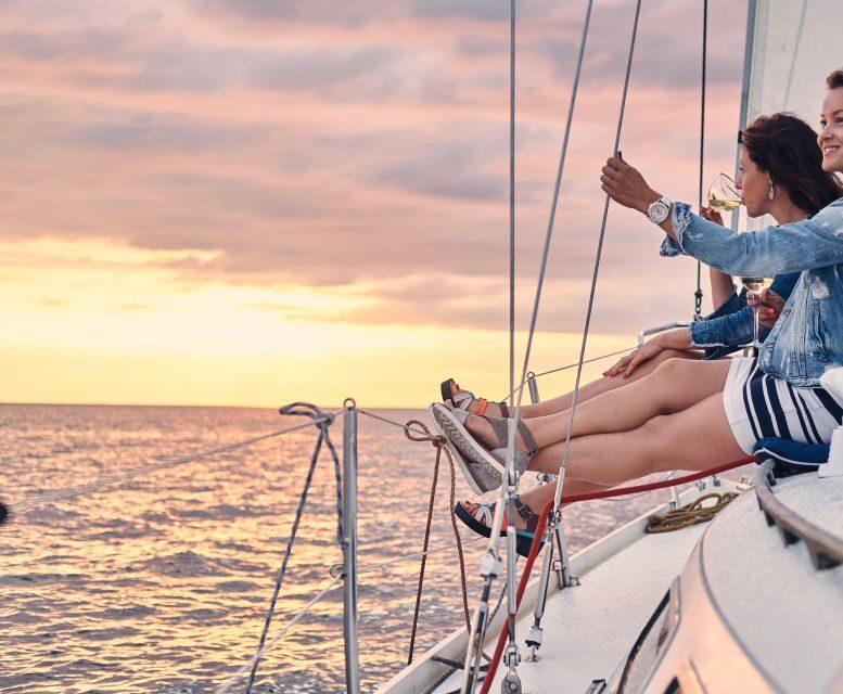 Porto: Tour on a Sailboat shared or private (Sunset Option) - FAQ