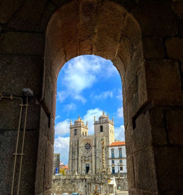 Porto walking Tour with private visit Stock Exchange Palace - FAQ