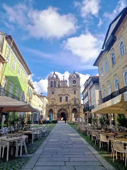 Porto:Braga & Guimarães Small-Group Full Day Tour with lunch - Analyzing the Value