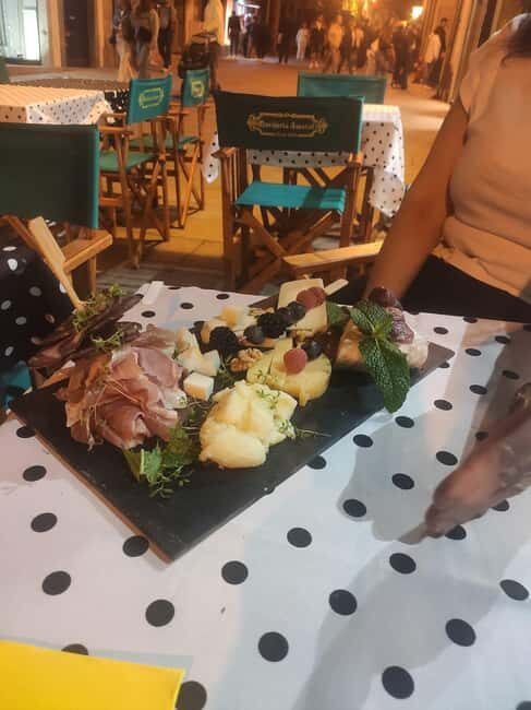 Porto's Flavors & Stories: Food Tasting with Friends - Key Points