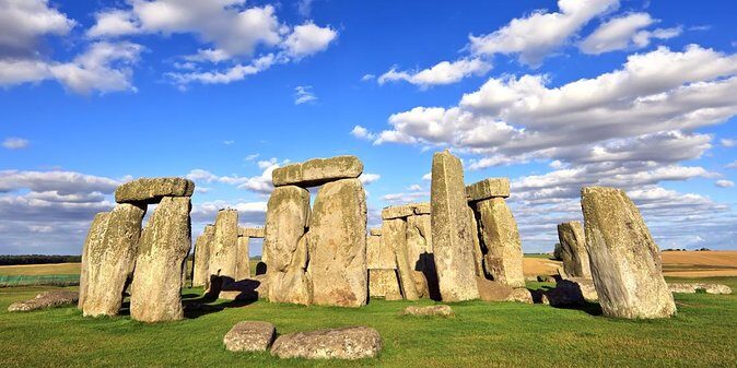 Post Cruise Private Transfer Southampton to London via Stonehenge - A Closer Look at the Experience