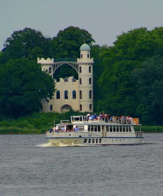 Potsdam: The evening Wannsee tour. Castles, parks, and villas. - An In-Depth Look at the Potsdam Wannsee Boat Tour