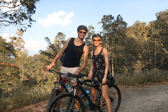 Pottery Village Cycling Tour from Pinnawala - Key Points