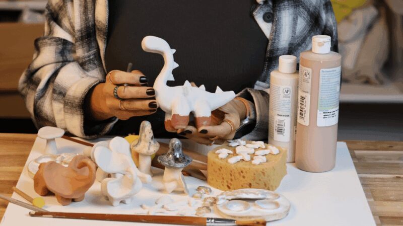 Pottery Workshop and Wine  Barcelona - Key Points