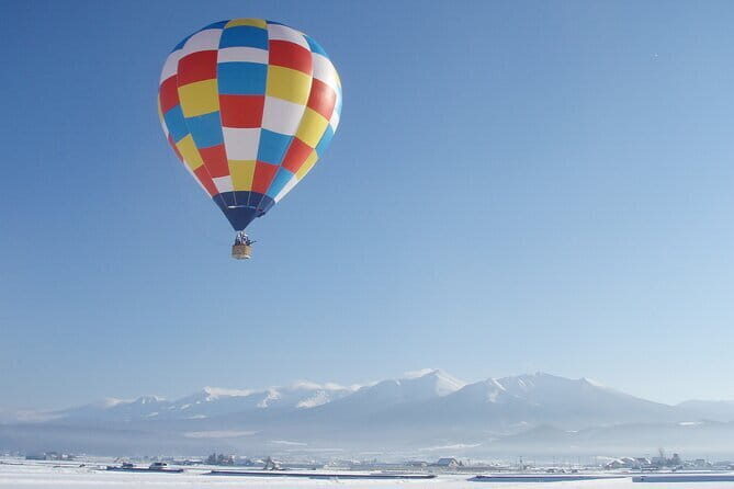 Powder Belt Pass 5 days Ticket, Hot Air Balloon Free Flight - Stunning Skies and Snowy Peaks: A Review of the Powder Belt Pass 5 Days Ticket with Hot Air Balloon Experience in Hokkaido