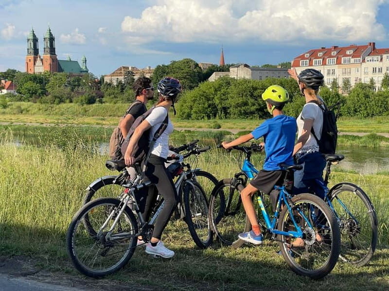Pozna: Bike Tour of Top Highlights with a Local Guide - Key Points