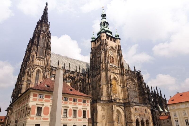 Prague: 1-Hour Castle Tour With Fast-GET Admission Ticket - FAQs