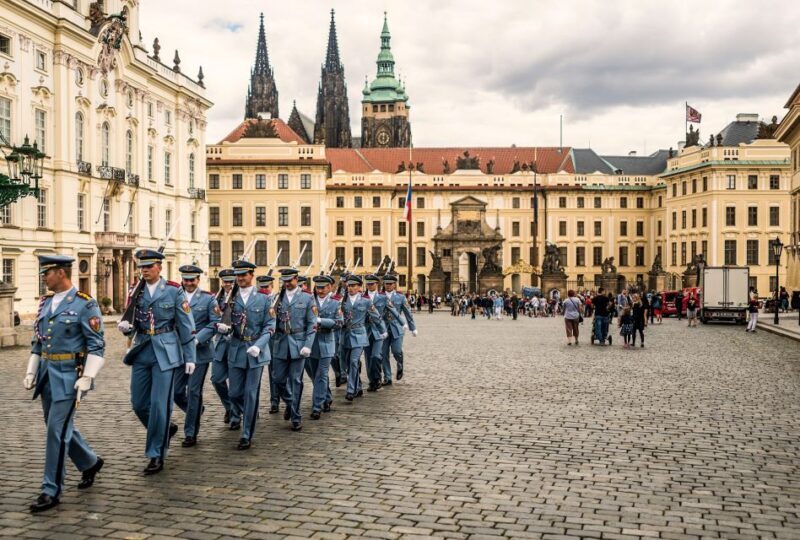 Prague: 1-Hour Castle Tour With Fast-GET Admission Ticket - Practical Tips for Making the Most of Your Tour