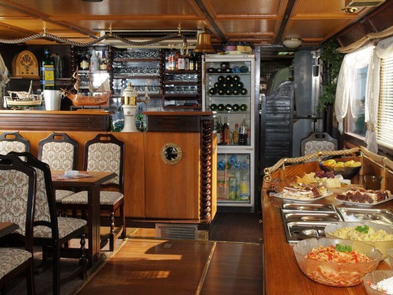 Prague: 2-Hour Lunch Cruise on the Vltava River - FAQ