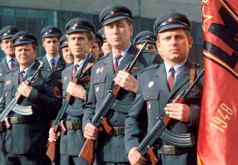 Prague: 3-Hours Wars & Totality Guided Walking Tour - Key Points