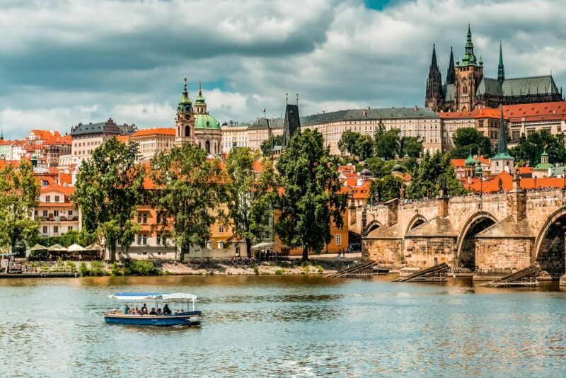 Prague: 45-Minute Sightseeing Cruise to Devil's Channel - The Itinerary: What You Can Expect