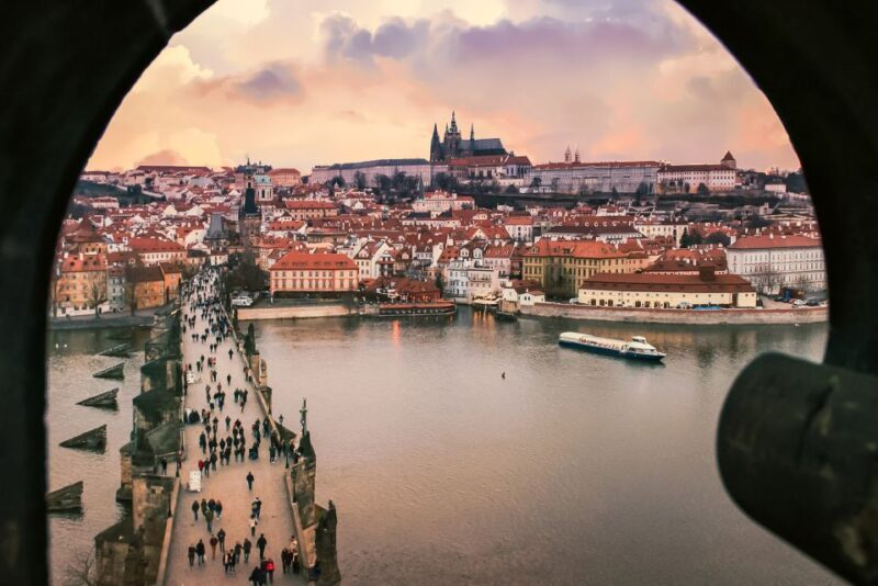 Prague: 50-Minute Sightseeing Evening Cruise - What You Can Expect on Board