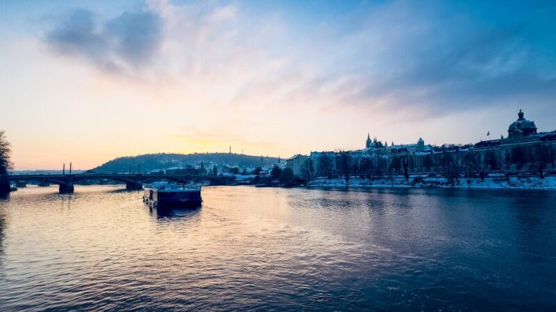 Prague: 50-Minute Sightseeing Evening Cruise - Authentic Traveler Insights