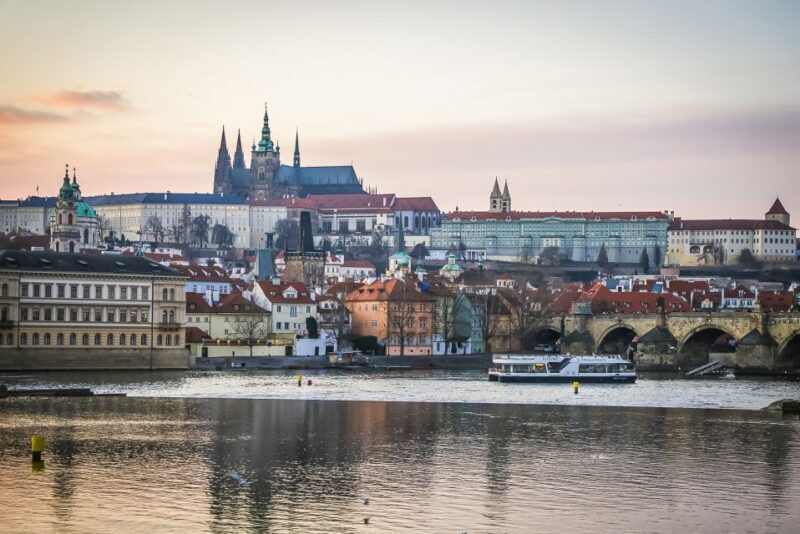 Prague: 50-Minute Sightseeing Evening Cruise - Who Is This Tour Best For?