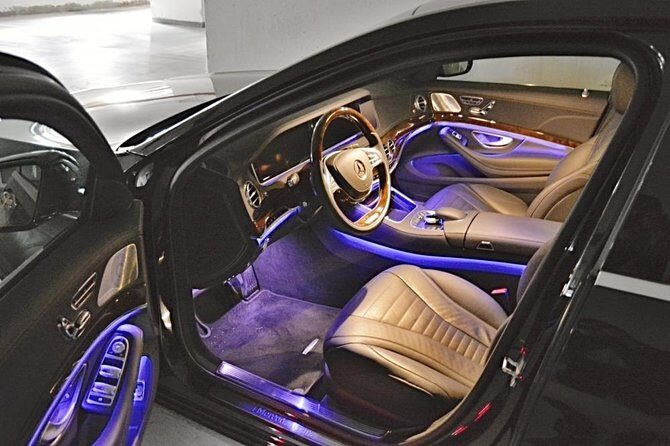 Prague airport luxury transfer by a Mercedes Benz S class - Key Points