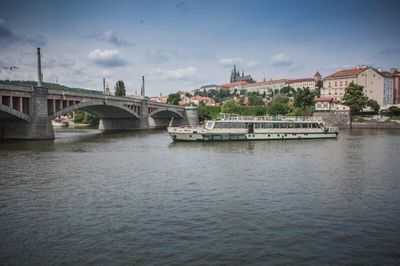 Prague: An unforgettable 2-hour cruise on the Vltava River. - An In-Depth Look at the Cruise Experience