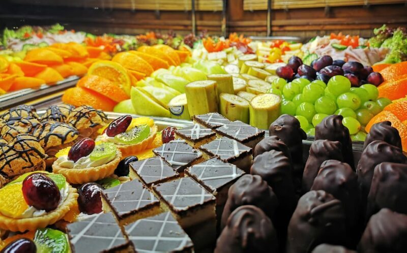 Prague At Dusk: 1-Hour Historic Boat Tour with Commentary - The Sum Up