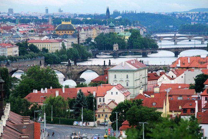 Prague Bike Tour - Stunning Viewpoints, Castle, City & Park - The Experience: What You Can Expect