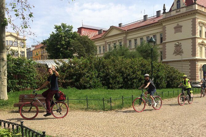 Prague Bike Tour - Stunning Viewpoints, Castle, City & Park - FAQ