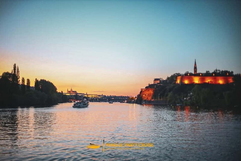 Prague : Boat Party with Afterparty at EPIC - Who Should Consider This Experience?