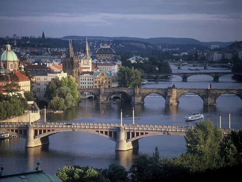 Prague: Bus and Boat Tour - What is the Prague: Bus and Boat Tour?