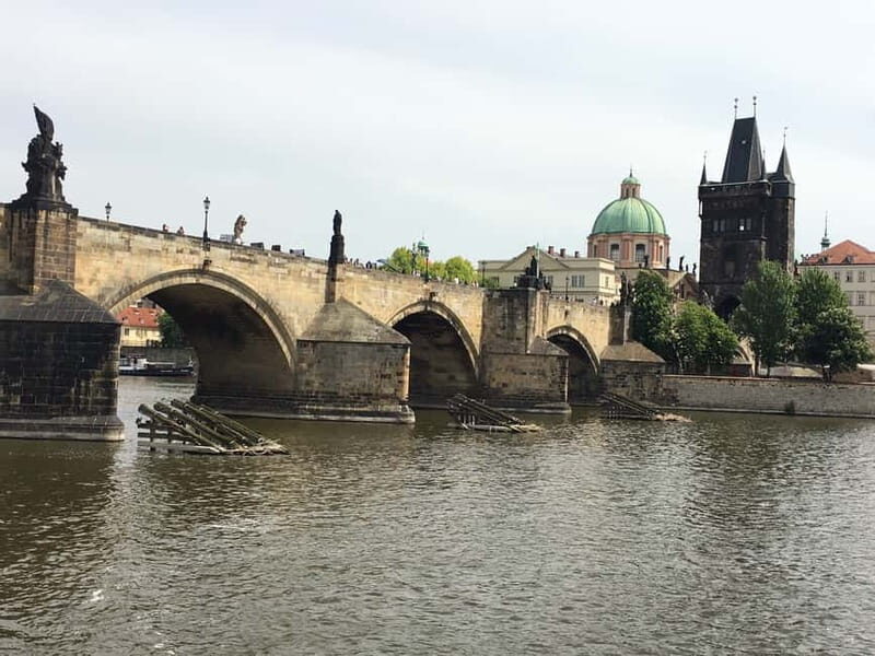 Prague: Bus and Boat Tour - FAQs
