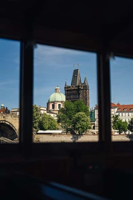 Prague: Canal Cruise Around Charles Bridge - Commentary and Guides