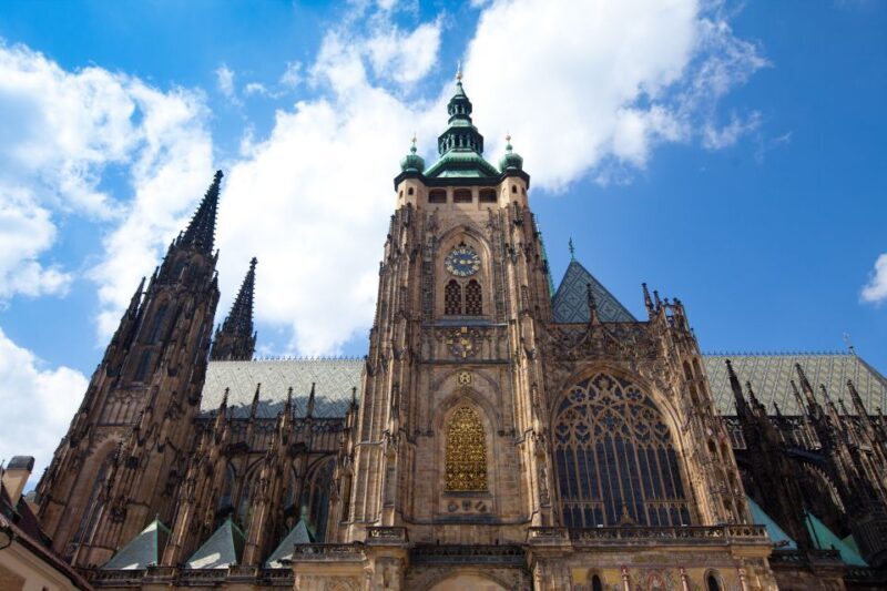 Prague: Castle and Jewish Quarter Tour - Key Points