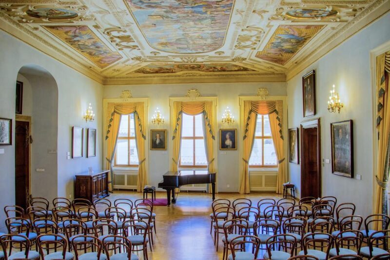Prague Castle: Midday Classical Concert at Lobkowicz Palace - What is the experience like?