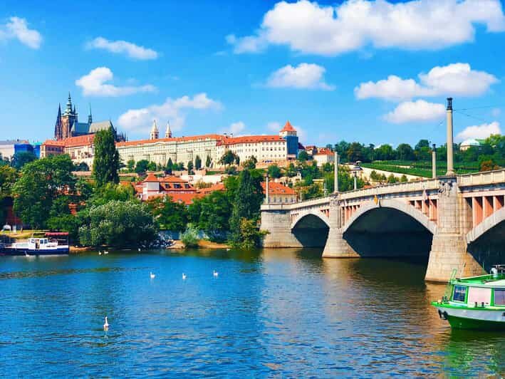 PRAGUE CASTLE: PRIVATE FAIRYTALE WALKING TOUR - Who Is This Tour Best For?