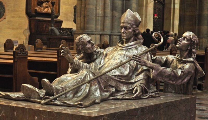 Prague Castle Walking Tour - Key Points