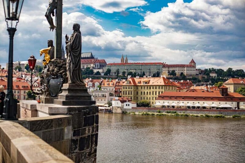 Prague: Central Gallery Ticket & Digital City Tour - Key Points