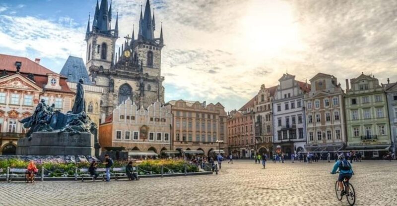 Prague: City Highlights Walking Tour - Key Points