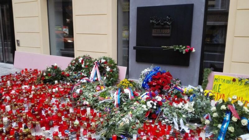 Prague: Communism Tour & Museum Visit - Key Points
