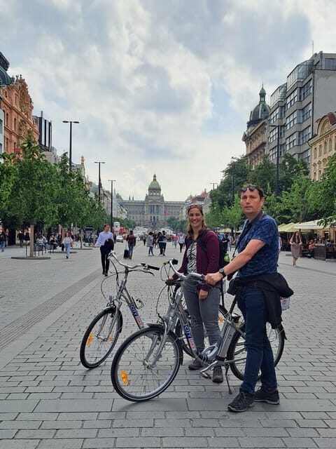 Prague E-Bike City Ride tour : 2hrs - FAQ