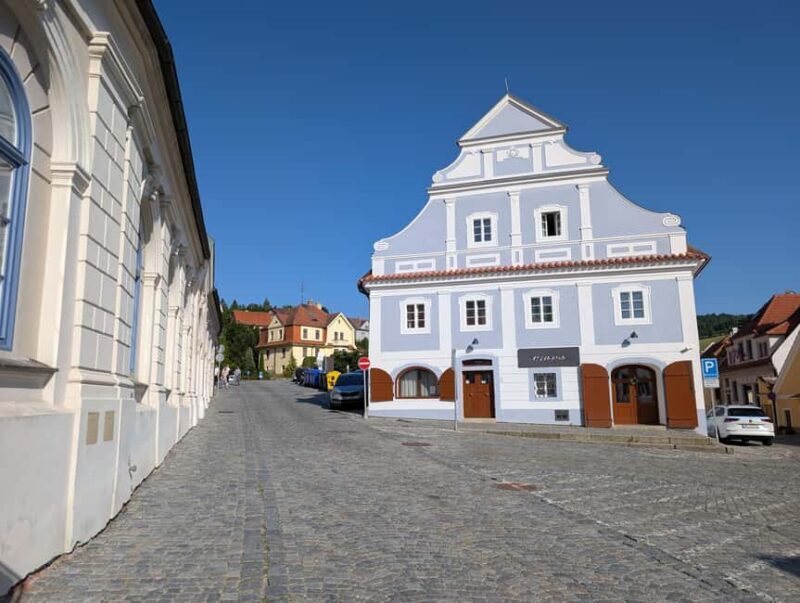 Prague: eský Krumlov & Bohemian Village Day Trip with Lunch - FAQ