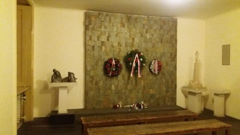 Prague: Gestapo Headquarters Tour in Spanish - Value and Practicality