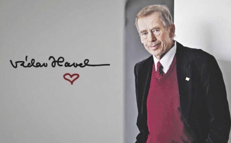 Prague: Half-Day City Highlights Walking Tour - Practical Details and Tips