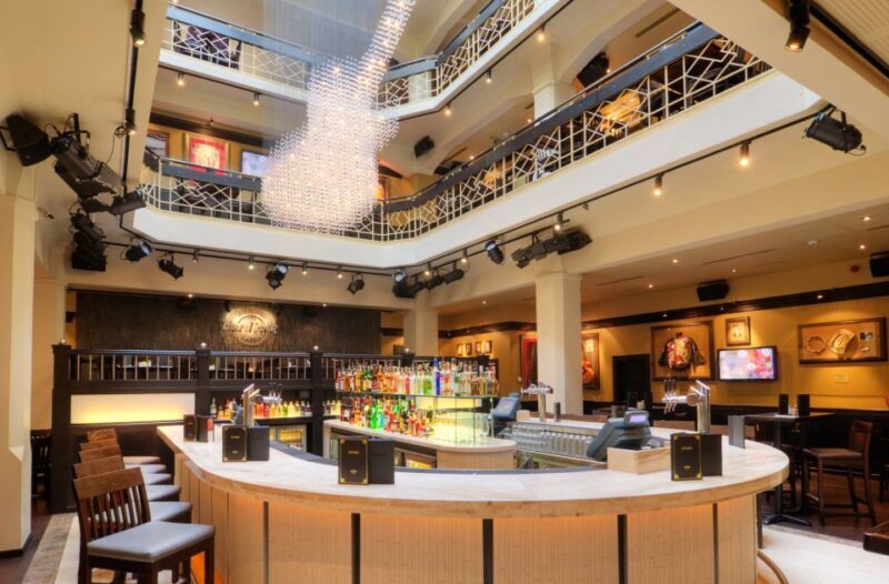 Prague: Hard Rock Cafe with Set Menu for Lunch or Dinner - Price and Overall Value