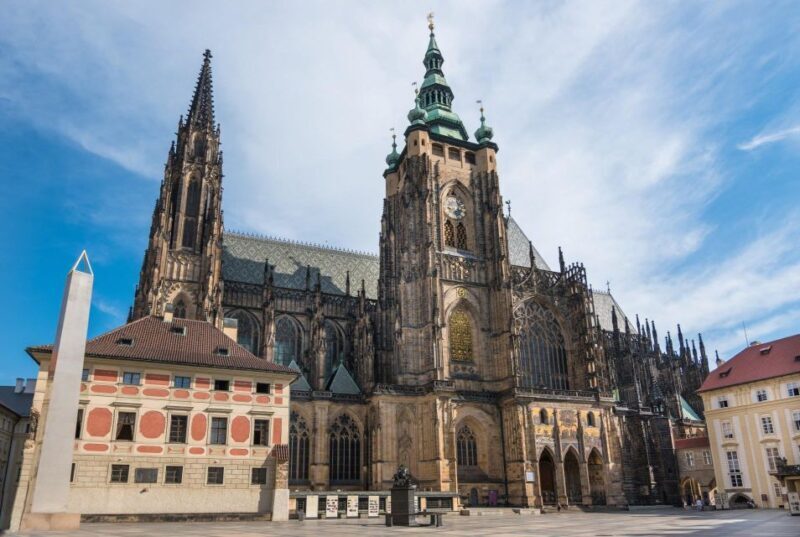 Prague Hradcany Castle, St Vitus Cathedral Tour with Tickets - What Makes This Tour Stand Out?