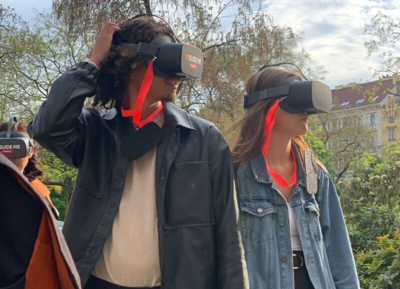 Prague: Immersive History Walking Tour and VR - Key Points