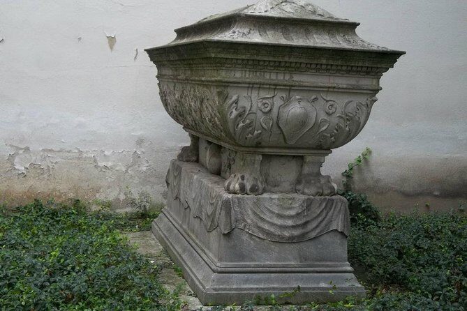 Prague Jewish Quarter Private Half-Day Walking Tour - A Deep Dive into the Tours Highlights and Itinerary