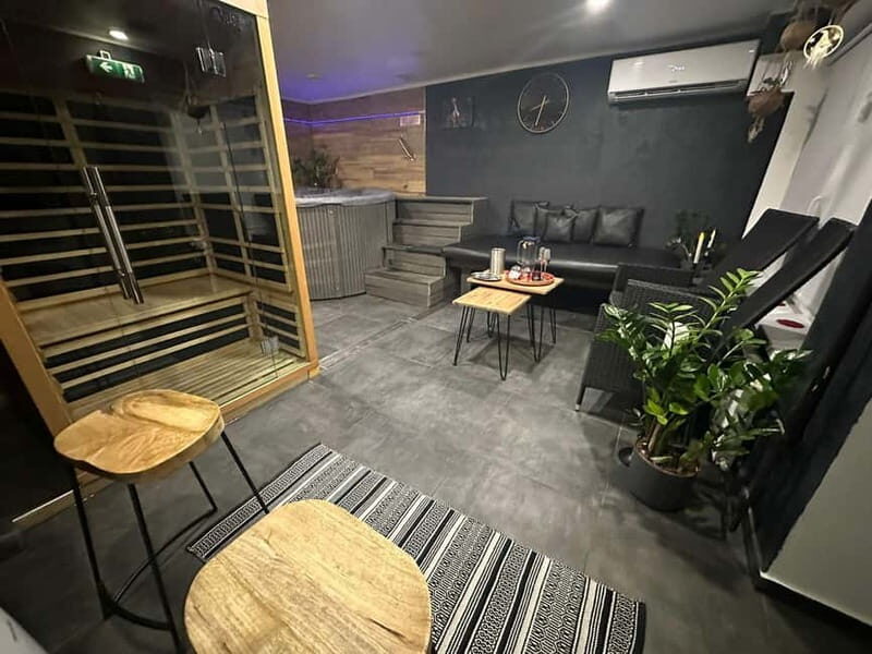 Prague: Modern Private Spa with Jacuzzi and Sauna - An In-Depth Look at the Spa Experience