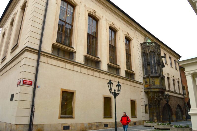 Prague: National Museum Ticket & Online Audioguide City Tour - Key Points